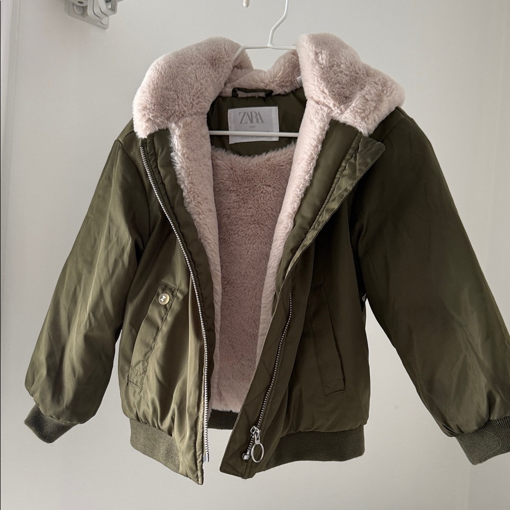 Zara Kids Puffer Jacket in Olive with Soft beige Interior